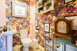 Photo 25- click for photo gallery